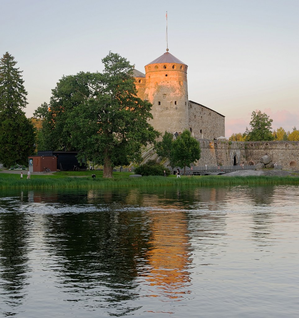 Festung im Hintergrund