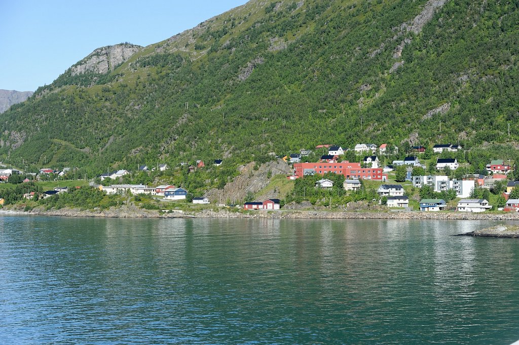 Øksfjord 1