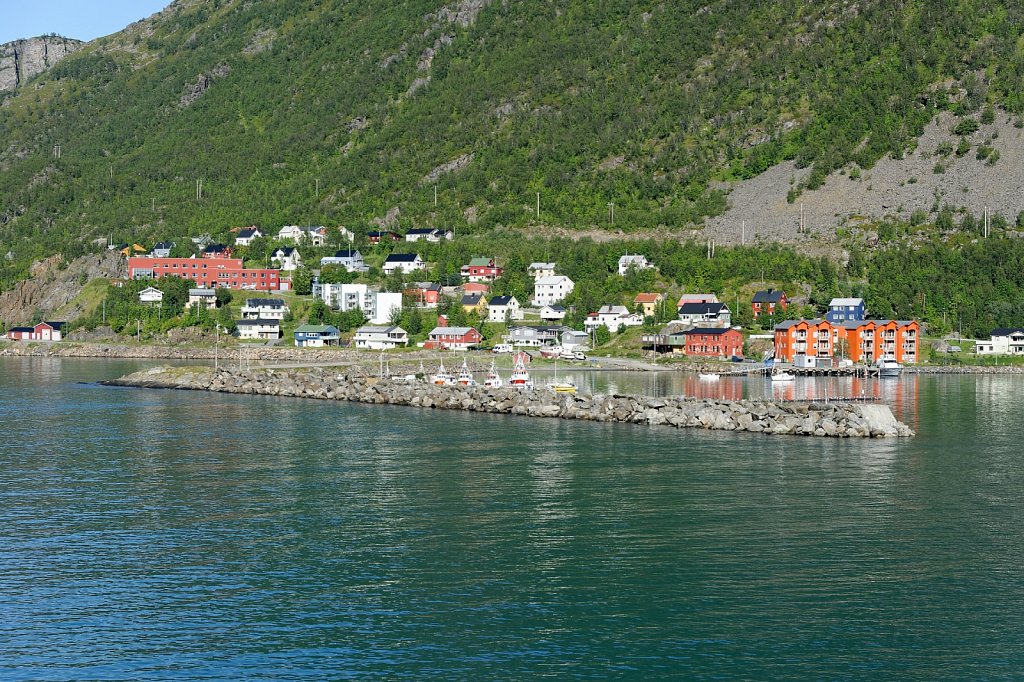 Øksfjord 2